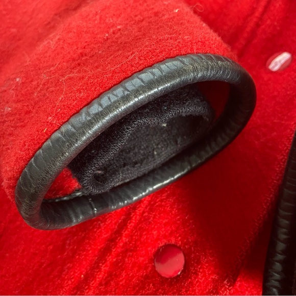 Vintage James Bay Pure Virgin Wool Red Coat with Real Fur Collar Size M - Picture 5 of 14